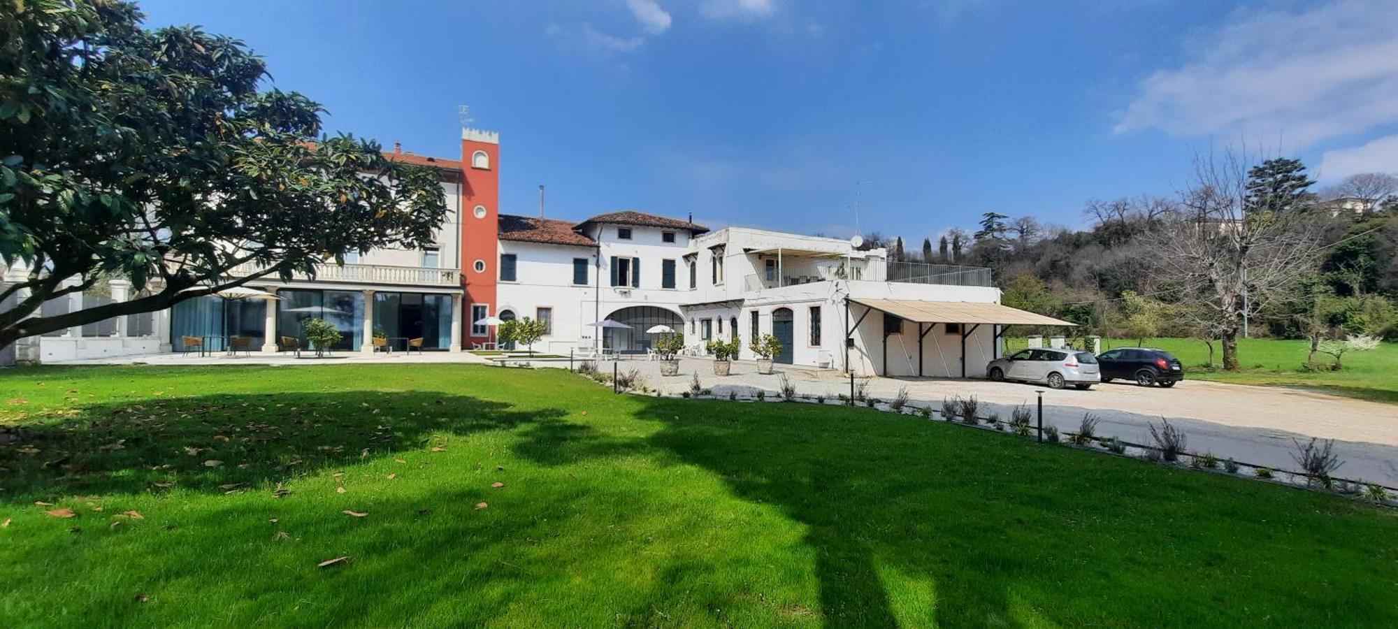 Country Esmera Desenzano del Garda Exterior foto