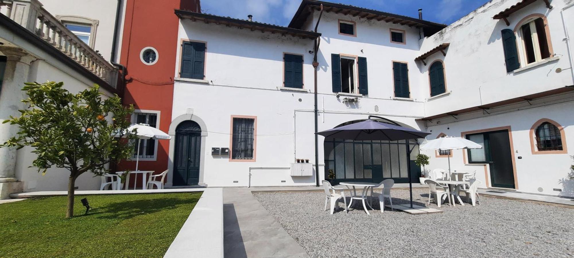 Country Esmera Desenzano del Garda Exterior foto
